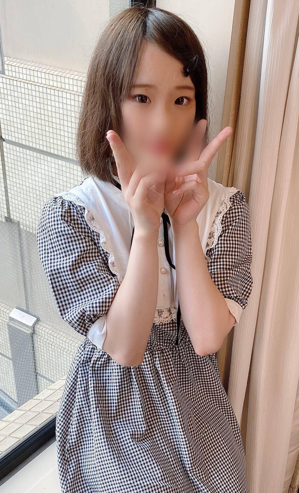 FC23339578 人生初めての中出しを覆面男に捧げる沖縄出身の18歳。1年経ってもその体、そのエロcd1<script src=