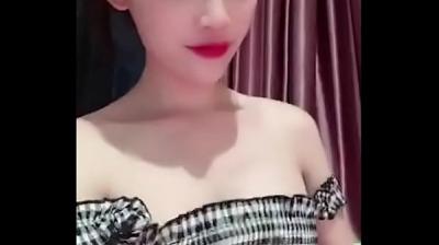 超级粉嫩的性感美女，录制了自慰视频【131女女做爰图片】